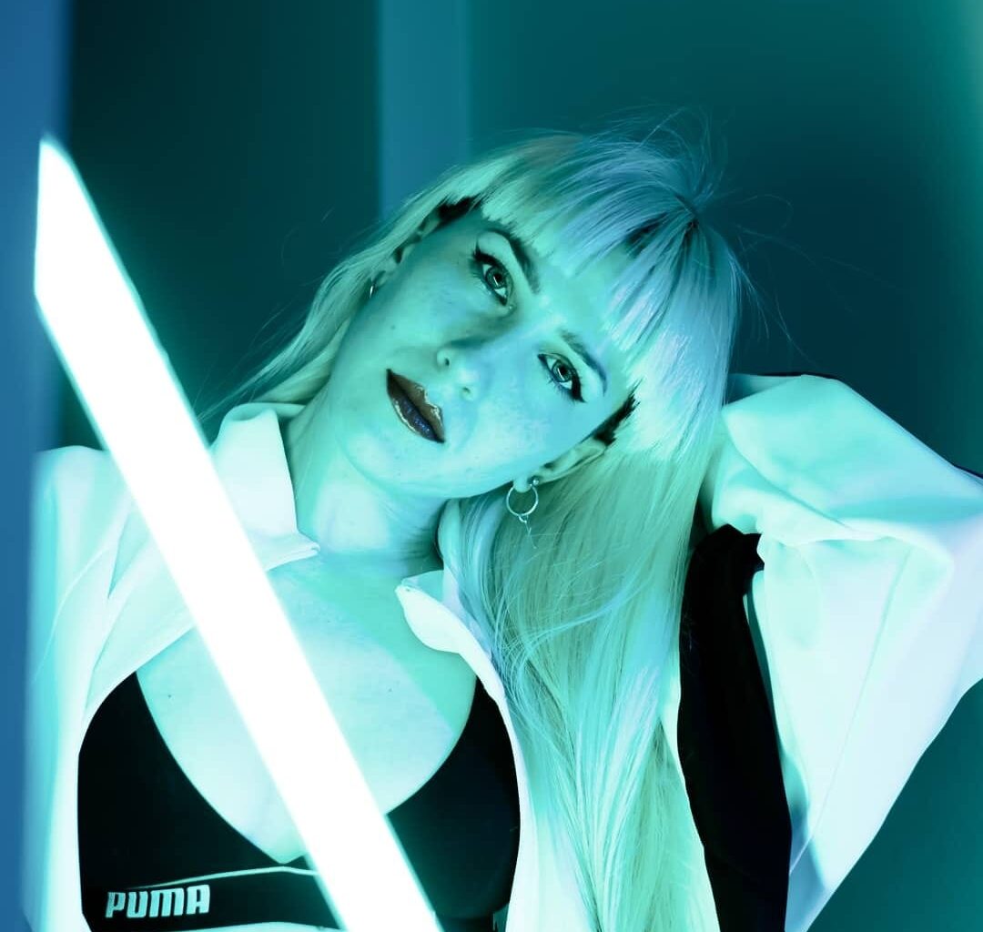 Laura Lala Ferretti : Singer-Songwriter/Dancer-Choreographer 8 52401081 1934230500035937 3711603620718837760 o