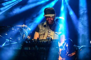 DANIEL LANOIS 19 17854718 10155356100259101 2628412625133704641 o