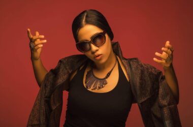 Nikhita Gandhi - An Indian playback singer. 14 Talentsofworld Articles | www.talentsofworld.com