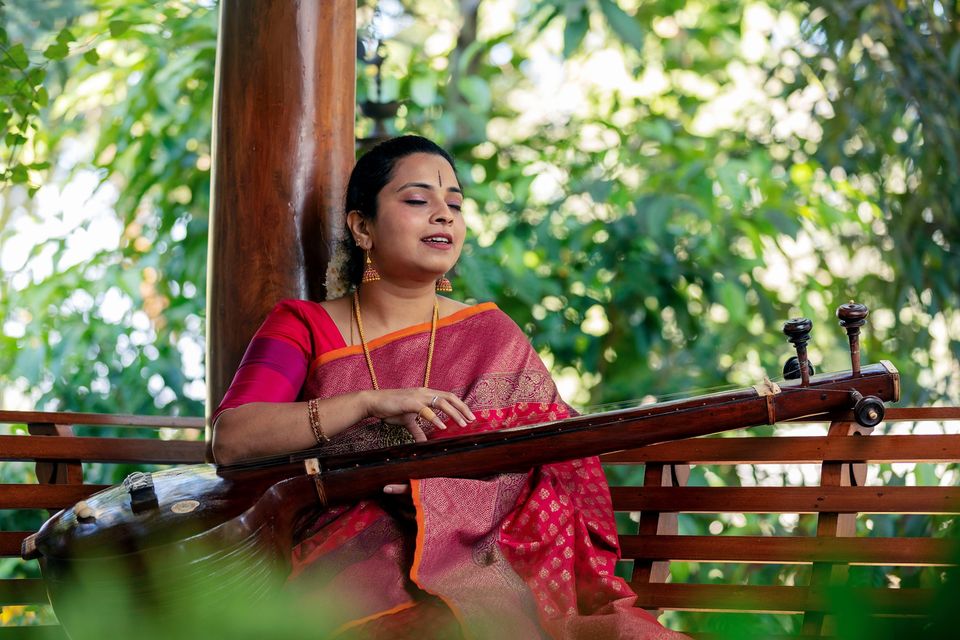Aishwarya Vidhya Raghunath - an accomplished Carnatic music vocalist. 4 Talentsofworld Articles | www.talentsofworld.com