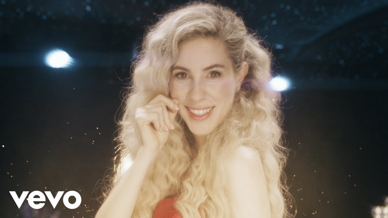 Daniela Bessie : Singer-Songwriter-TV Host 8 Talentsofworld Articles | www.talentsofworld.com