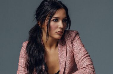Lennon Stella : Singer-Songwriter,Actor 20 www.talentsofworld.com | Talentsofworld Articles