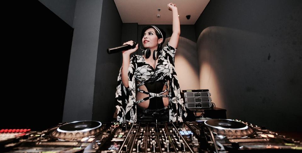 Kary Arora - an Indian DJ. 4 Talentsofworld Articles | www.talentsofworld.com