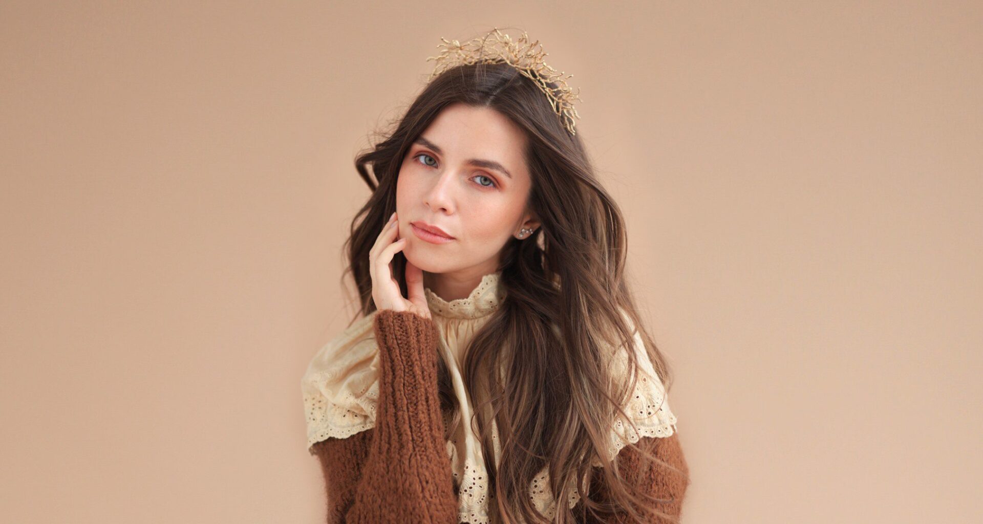 Khrystyna Soloviy : Proud of her legacy, artist advances Ukrainian society 8 www.talentsofworld.com | Talentsofworld Articles