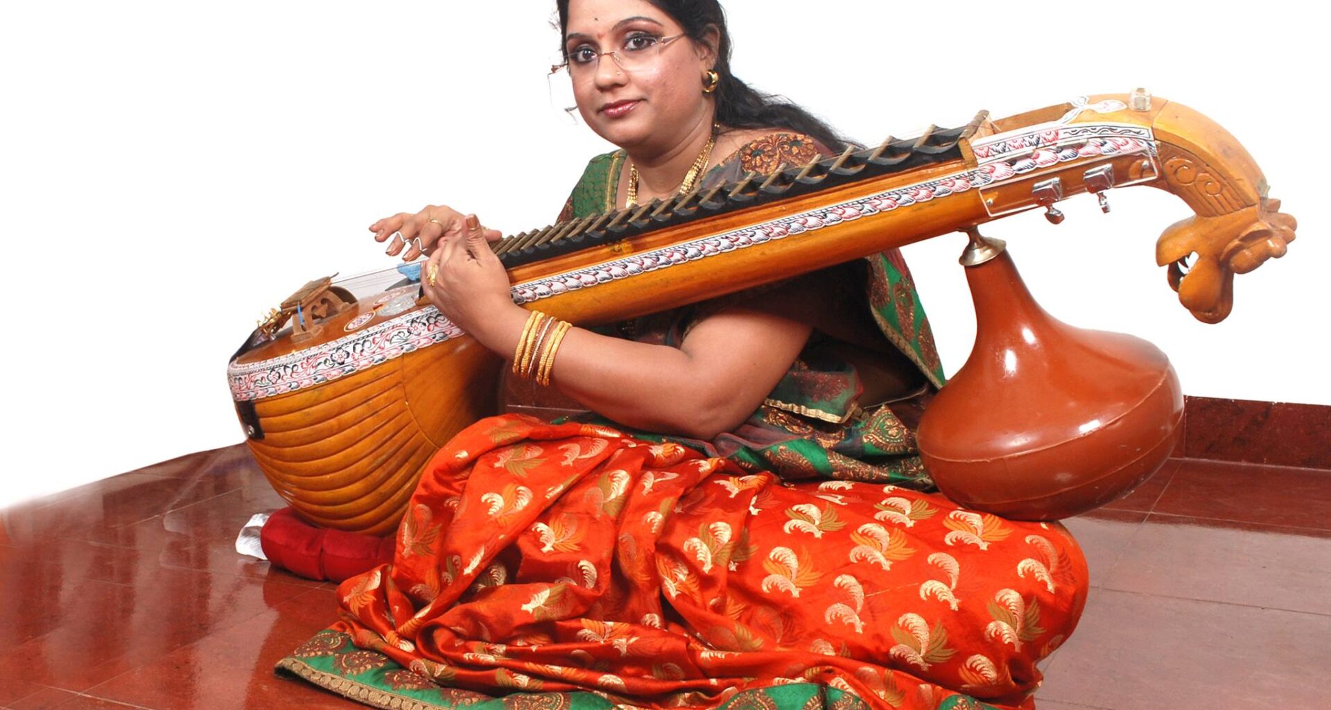 E. Gayathri - a veena exponent of the traditional Carnatic music. 8 Talentsofworld Articles | www.talentsofworld.com