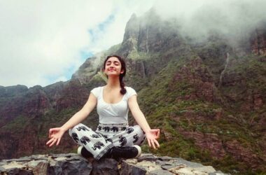 Sanjeeta Bhattacharya - an Indian singer and songwriter. 14 www.talentsofworld.com | Talentsofworld Articles