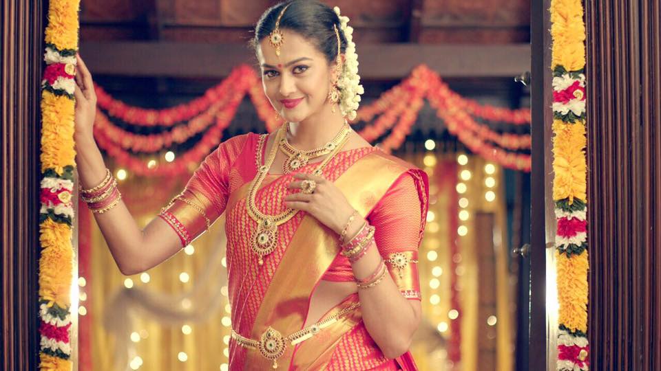 Shubra Aiyappa - an Indian actress who has appeared in Tamil, Telugu and Kannada language films 8 Talentsofworld Articles | www.talentsofworld.com