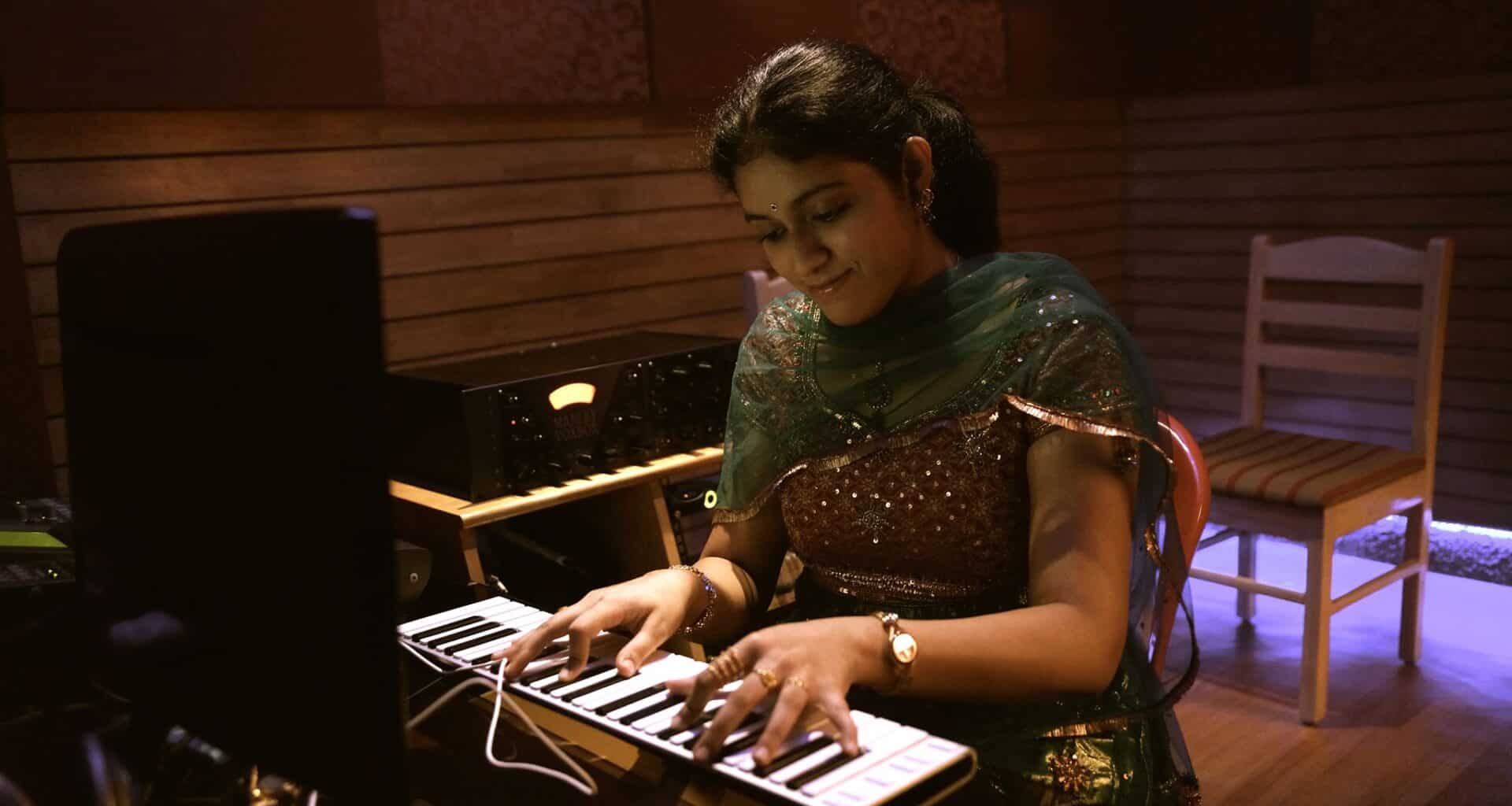 S. J. Jananiy - An Indian musician, singer-songwriter, multi-instrumentalist and composer 8 www.talentsofworld.com | Talentsofworld Articles