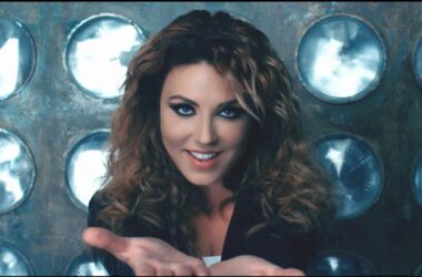 Alina Artts - a Russian pop singer, television presenter, actress and writer. 17 Talentsofworld Articles | www.talentsofworld.com