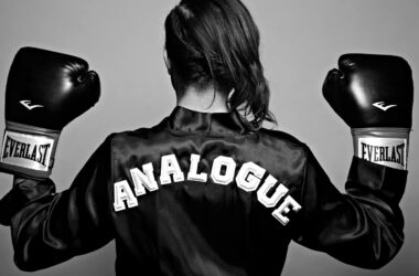 Suzi Analogue - an American recording artist, musician, and songwriter based in New York City. 10 Talentsofworld Articles | www.talentsofworld.com