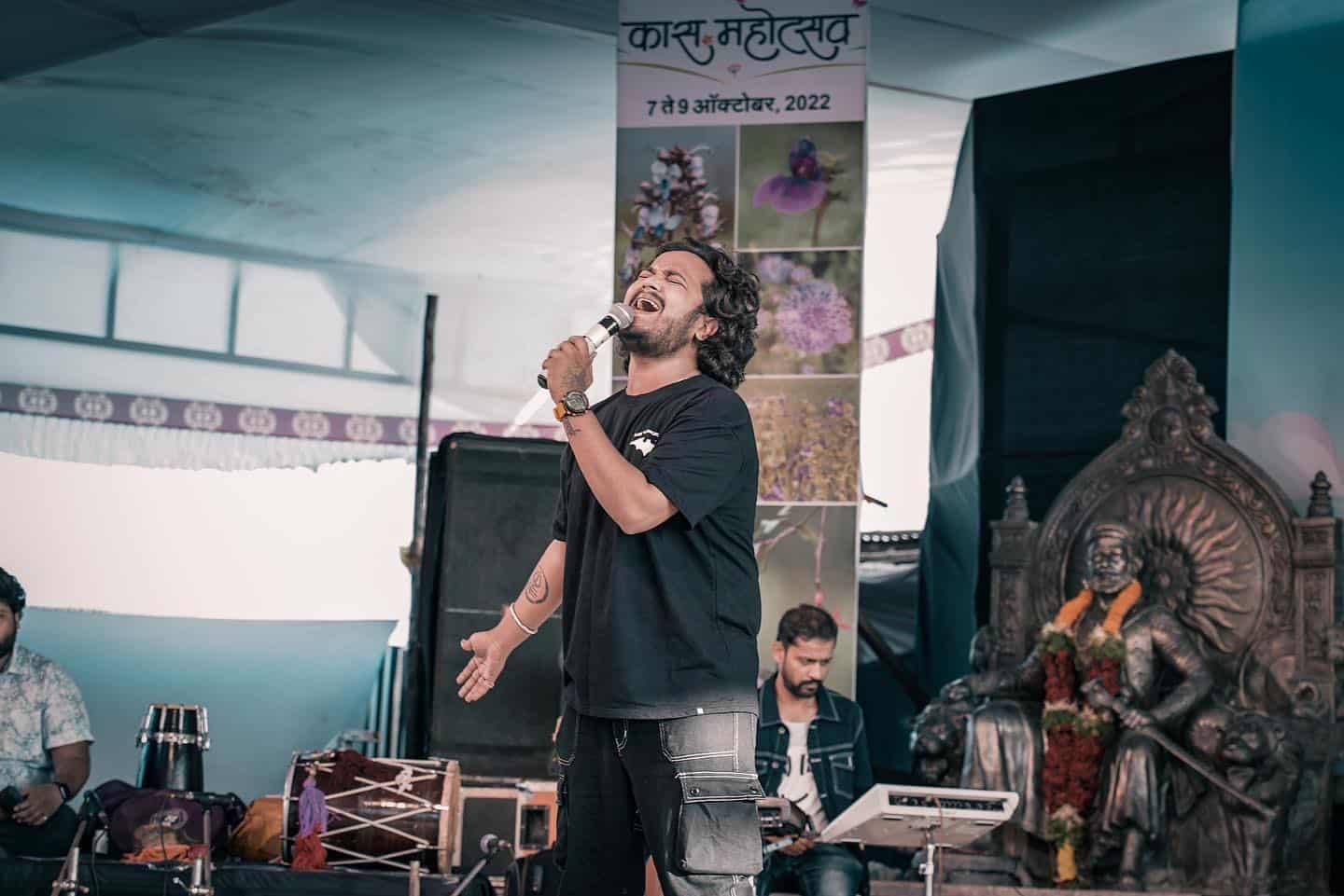 Rohit Raut - an Indian singer and music director, who primarily works in the Marathi film industry. 6 www.talentsofworld.com | Talentsofworld Articles