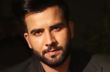 Hira Thind - a Punjabi singer and theatre actor. 21 Talentsofworld Articles | www.talentsofworld.com