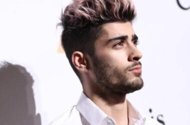 Zayn signed it! Parisian fan meltdown as Malik revives One Direction memories 15 www.talentsofworld.com | Talentsofworld Articles