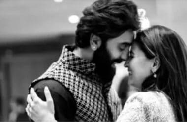 Watch video: Ranbir Kapoor dancing on 'Jamal Kudu' while kissing wife Alia Bhatt is the cutest thing you will see today | Hindi Movie News - Times of India 19 www.talentsofworld.com | Talentsofworld Articles