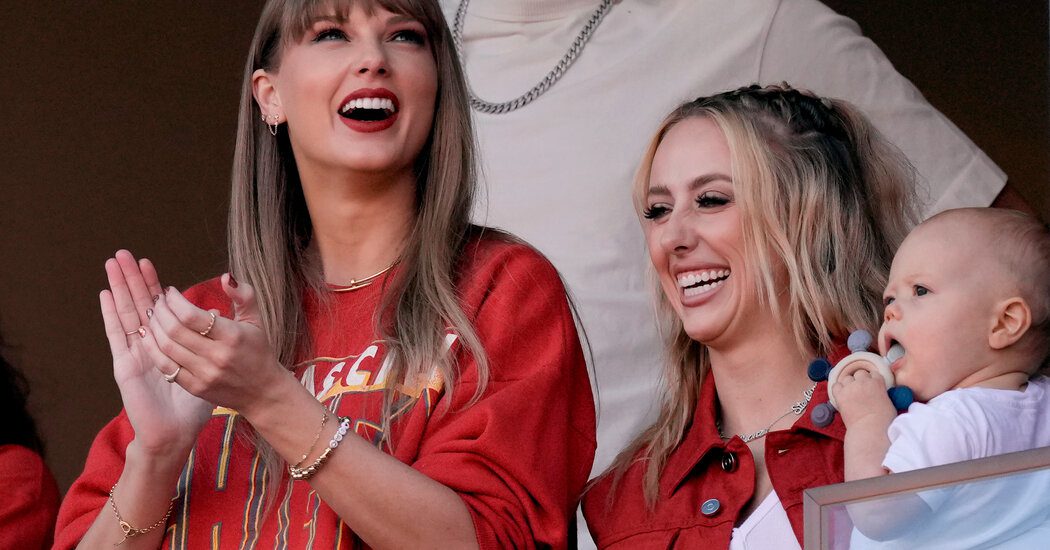 How Often Is Taylor Swift Actually Shown at N.F.L. Games? 8 www.talentsofworld.com | Talentsofworld Articles