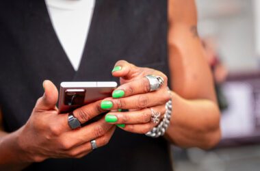 Millennials Flock to Instagram to Share Pictures of Themselves at 21 14 www.talentsofworld.com | Talentsofworld Articles