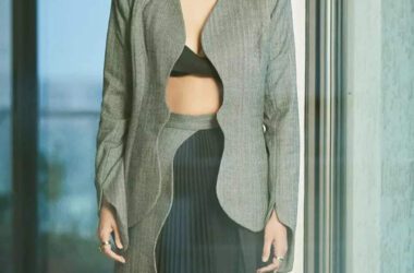 Sonam Kapoor commands attention in a waveform grey blazer and pleated skirt 13 www.talentsofworld.com | Talentsofworld Articles