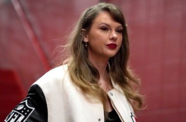 Taylor Swift’s fan, 16, killed in crash en route to the concert in Australia, was jamming to her songs 19 www.talentsofworld.com | Talentsofworld Articles