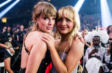 Taylor Swift flaunts natural curls during night out with Sabrina Carpenter amid Eras Tour in Sydney 11 www.talentsofworld.com | Talentsofworld Articles