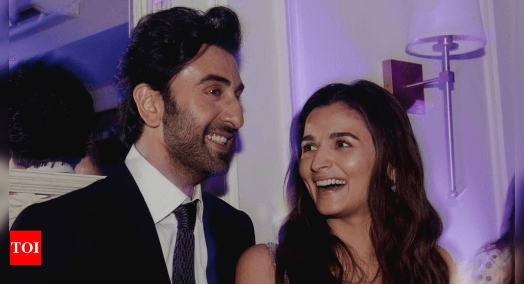 Throwback: When Alia Bhatt praised Ranbir Kapoor's energy on the sets | - Times of India 8 Throwback: When Alia Bhatt praised Ranbir Kapoor's energy on the sets | - Times of India