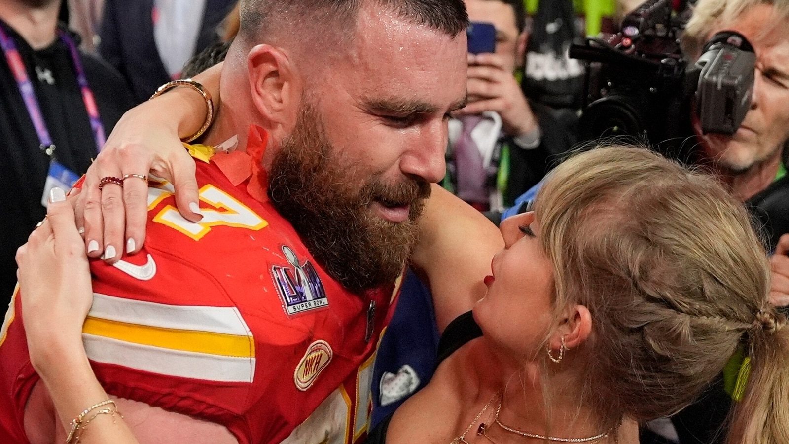Travis Kelce says he'd ‘marry’ Katy Perry not Taylor Swift in resurfaced clip 8 Travis Kelce says he'd ‘marry’ Katy Perry not Taylor Swift in resurfaced clip