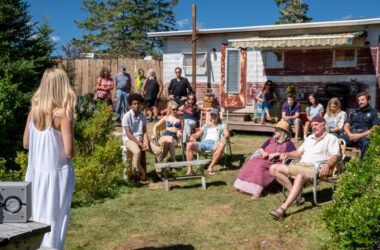 What to Watch This Weekend: A Dysfunctional Family Dramedy