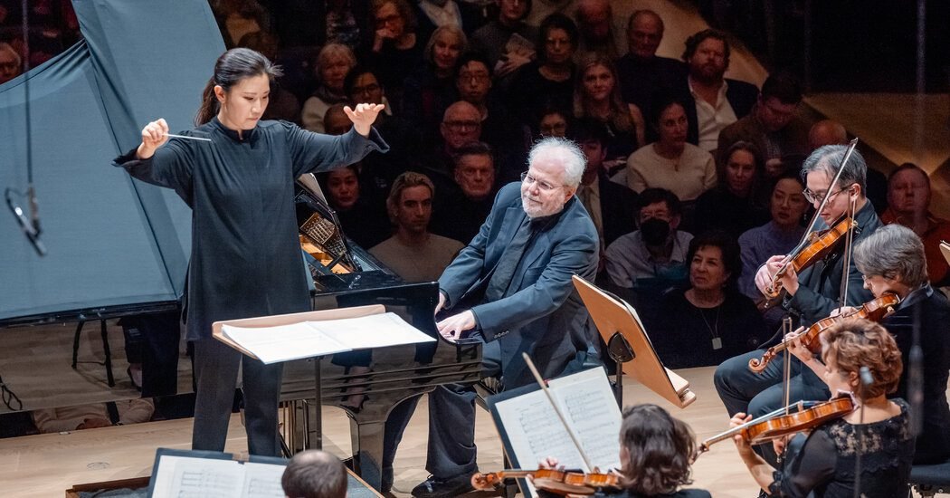 Review: A Case for Understated Majesty at the Philharmonic