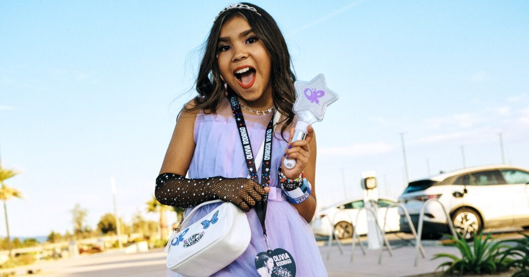 ‘Mom, You’re Not Grunge Enough’: Olivia Rodrigo Fans Thrash in the Desert