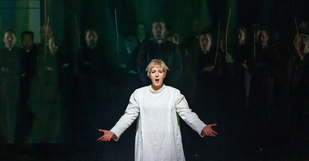 Review: A Soprano Cements Her Stardom in the Met’s New ‘Forza’