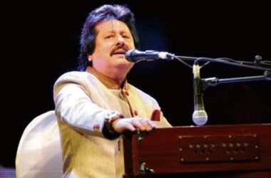 When Pankaj Udhas said the pandemic was ‘tough’ on him, confessed getting back on stage made him nervous 10 When Pankaj Udhas said the pandemic was ‘tough’ on him, confessed getting back on stage made him nervous