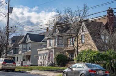 Powerful Realtor Group Agrees to Slash Commissions to Settle Lawsuits