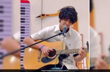 "Proud" Mom Sussanne Khan's Post For Son Hridaan Roshan Playing Guitar 18 "Proud" Mom Sussanne Khan's Post For Son Hridaan Roshan Playing Guitar