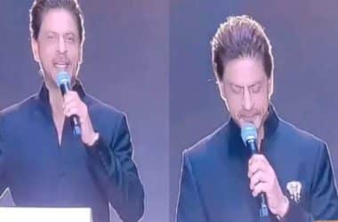Shah Rukh Khan speaks in Gujarati, asks 'Tabiyat tablatod che' at the Ambanis' pre-wedding celebrations part 2 in Jamnagar, leaves the crowd cheering for him- WATCH video | Hindi Movie News - Times of India 18 Shah Rukh Khan speaks in Gujarati, asks 'Tabiyat tablatod che' at the Ambanis' pre-wedding celebrations part 2 in Jamnagar, leaves the crowd cheering for him- WATCH video | Hindi Movie News - Times of India