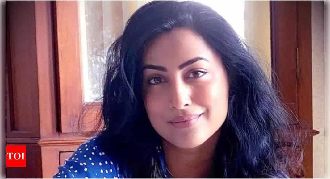 Actress and wife of Sameer Wankhede, Kranti Redkar complains of receiving death threats from Pakistan | - Times of India