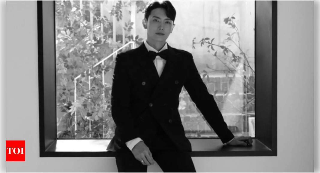 Park Shin Woo set to tie the knot with longtime girlfriend after 8 years together | - Times of India