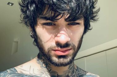 Zayn Malik recalls saving Harry Styles from a ‘dangerous’ mishap during One Direction concert 16 Zayn Malik recalls saving Harry Styles from a ‘dangerous’ mishap during One Direction concert