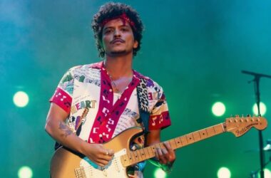 Bruno Mars' shocking $50 million gambling debt report sparks wild fan jokes: 'He is high on…' 19 Bruno Mars' shocking $50 million gambling debt report sparks wild fan jokes: 'He is high on…'