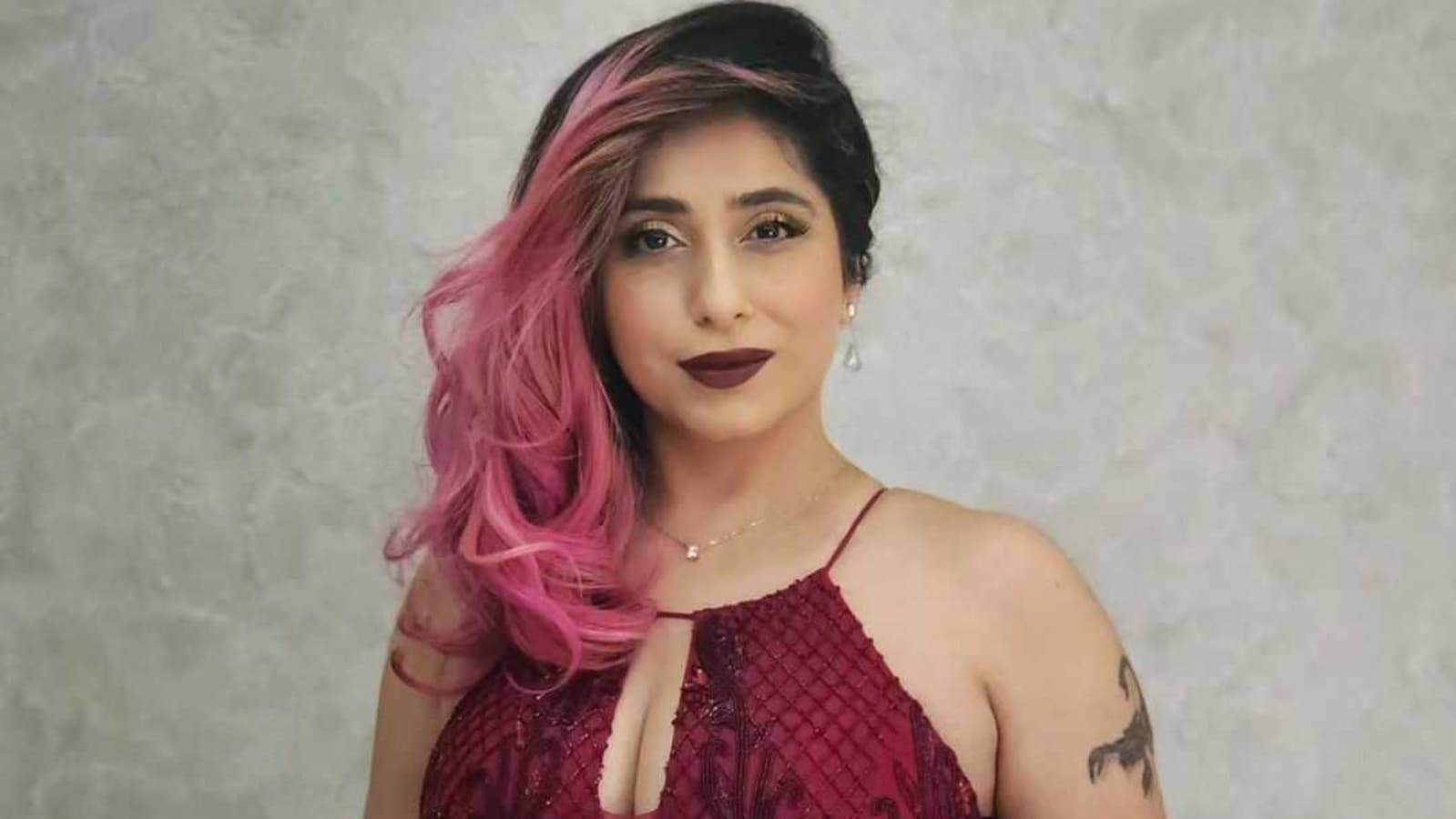 Neha Bhasin on her weight loss: I was fasting for almost 17-18 hours 8 Neha Bhasin on her weight loss: I was fasting for almost 17-18 hours