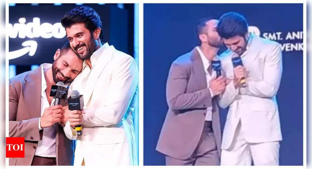 Kabir Singh meets Arjun Reddy! Shahid Kapoor kisses Vijay Deverakonda on his cheek as they show off their 'bromance'; fan says 'Ranbir Kapoor is missing' - WATCH Video | - Times of India