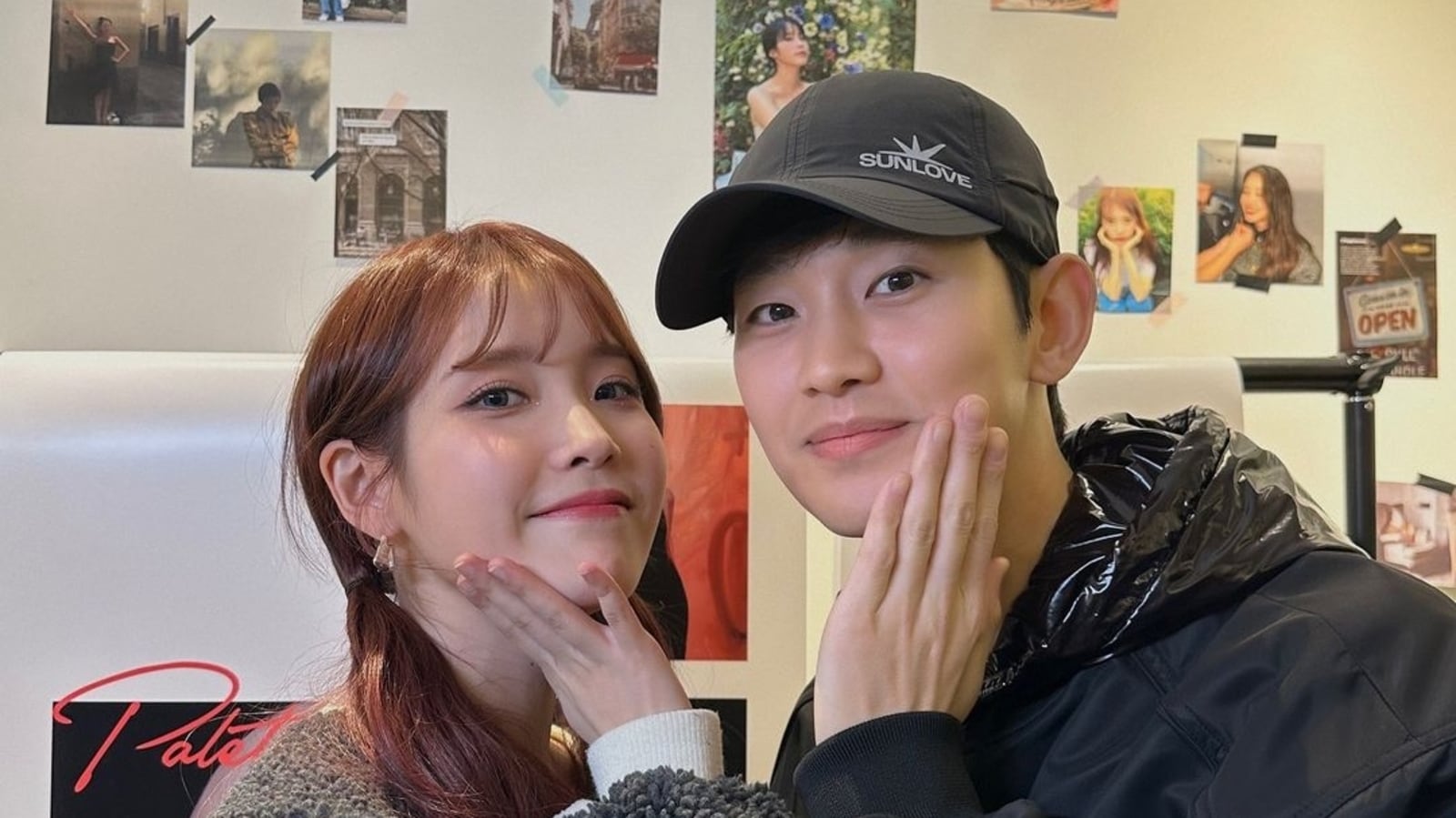 Queen of Tears' Kim Soo Hyun and IU are best friends forever; share adorable photo from concert 8 Queen of Tears' Kim Soo Hyun and IU are best friends forever; share adorable photo from concert