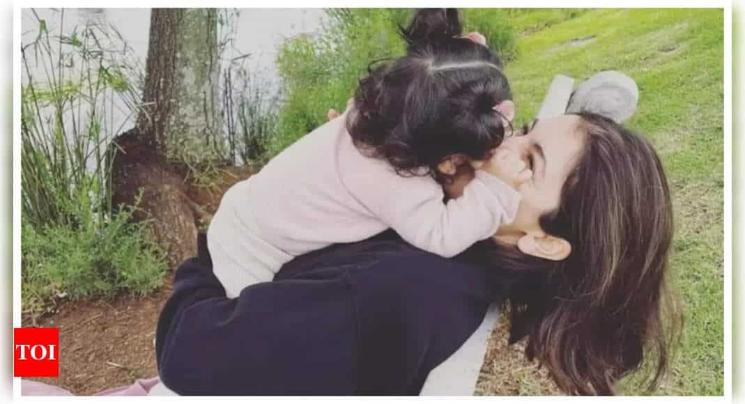Contrary to reports, Anushka Sharma to return to India, not for cheering Virat Kohli in IPL but for daughter Vamika - Deets inside | - Times of India