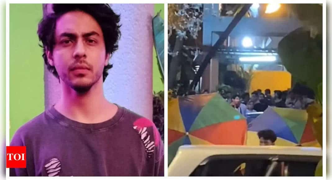 SPOTTED: Aryan Khan shoots for directorial debut 'Stardom'; struggles to cover up sets from paparazzi | - Times of India