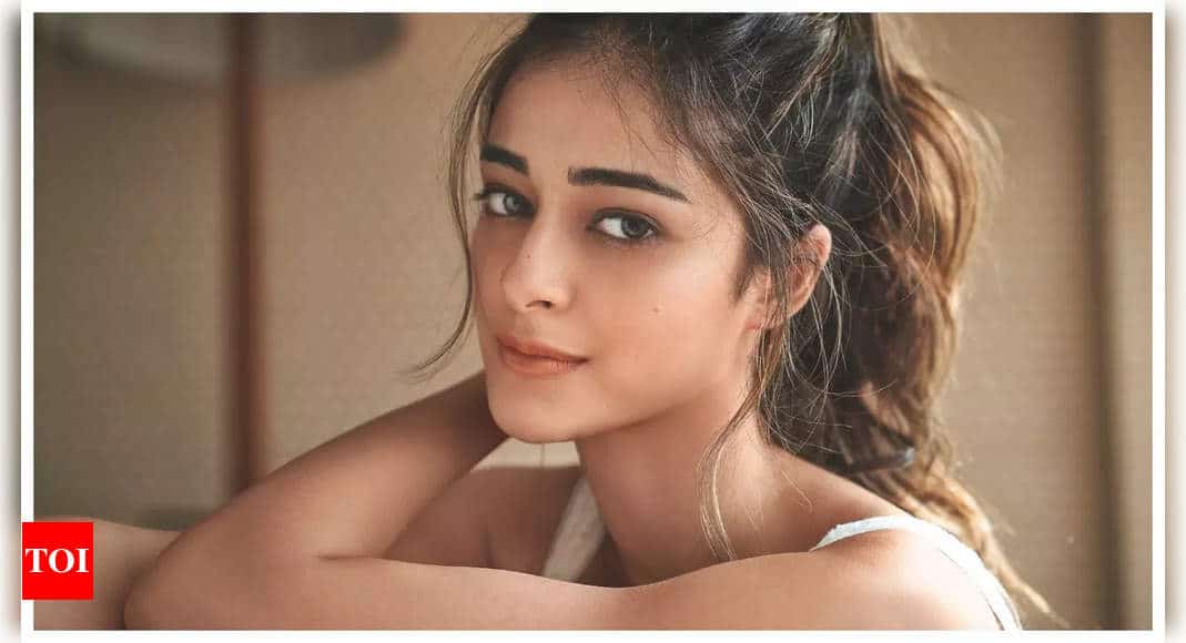 Ananya Panday reveals she once called her boyfriend ’50-75 times’ because he didn’t pick her calls; says, 'don’t like giving people space’ | Hindi Movie News - Times of India 6 Ananya Panday reveals she once called her boyfriend ’50-75 times’ because he didn’t pick her calls; says, 'don’t like giving people space’ | Hindi Movie News - Times of India