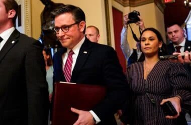 House Passes Spending Bill to Avert Shutdown, Prompting G.O.P. Mutiny