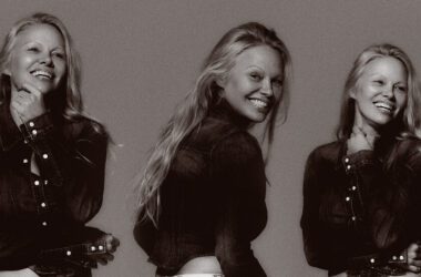 Pamela Anderson Still Isn’t Wearing Makeup 23 Pamela Anderson Still Isn’t Wearing Makeup
