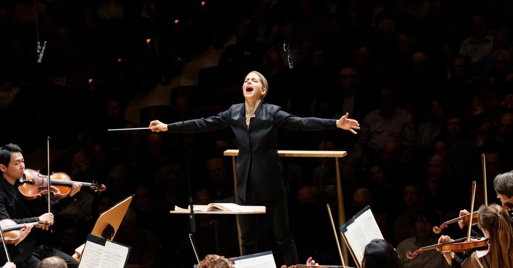 Review: A Conductor’s Philharmonic Debut Is a Homecoming