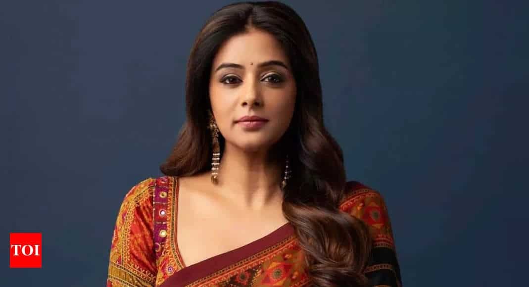 Priyamani opens up about working with Ajay Devgn, Shah Rukh Khan and Manoj Bajpayee - Exclusive | Hindi Movie News - Times of India