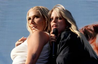 Kesha stuns Coachella crowd with Diddy-diss in TikTok lyrics during Reneé Rapp collab 16 Kesha stuns Coachella crowd with Diddy-diss in TikTok lyrics during Reneé Rapp collab
