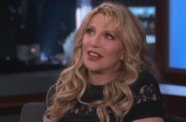 Taylor Swift ‘is not important’: Courtney Love also bashes Beyonce, Lana Del Rey, others; incites furious hate train 11 Taylor Swift ‘is not important’: Courtney Love also bashes Beyonce, Lana Del Rey, others; incites furious hate train