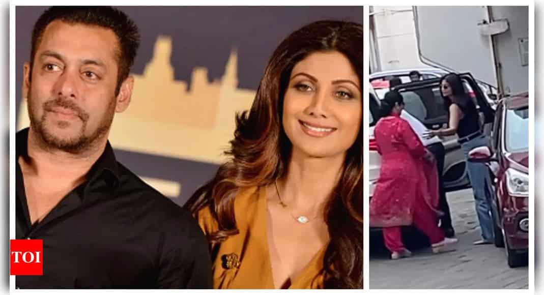 Shilpa Shetty and her mother visit Salman Khan's house after the firing incident | - Times of India